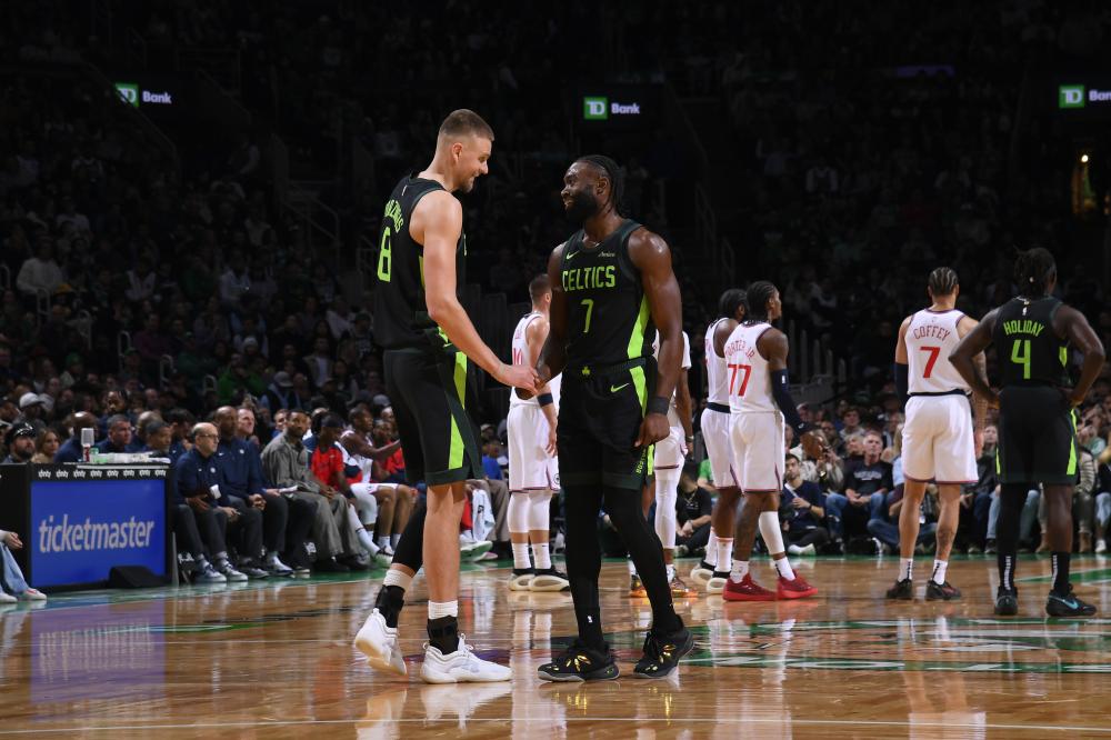 安排中场阵 安排中场阵